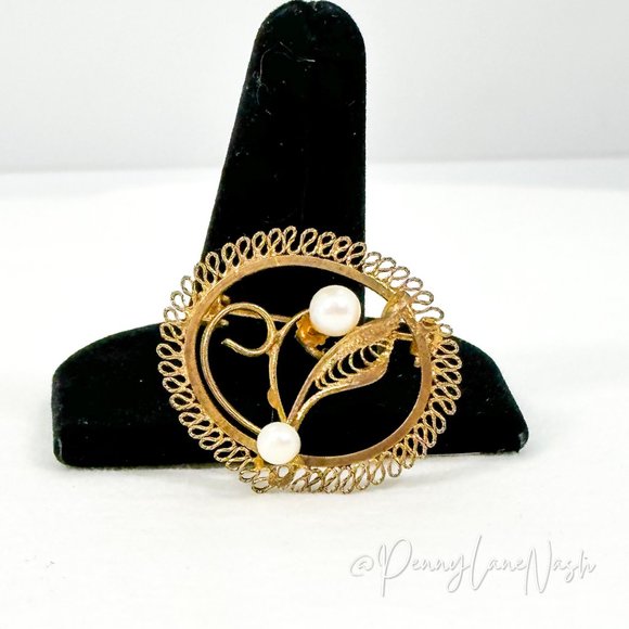 Vintage Jewelry - Vintage Golden Delicate Swirl with Pearls Brooch